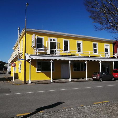 The Duke Hostel Греймут Экстерьер фото The former Bank of New Zealand building in 2013